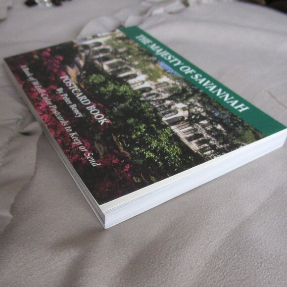 NWT book of postcards - Picture 3 of 5